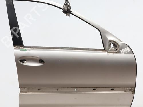 Used Right front door MERCEDES-BENZ C-CLASS (W203) C 220 CDI (203.006) (136 hp) 30380417