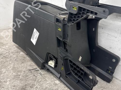 Used Middle console Middle console PEUGEOT 5008 (0U_, 0E_) 1.6 HDi (110 hp) 40440878 40440878