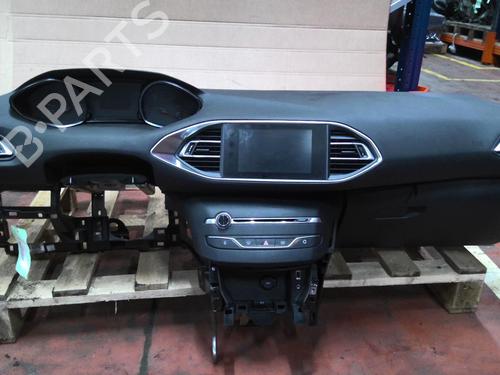 Dashboard PEUGEOT 308 SW II (LC_, LJ_, LR_, LX_, L4_) 1.6 BlueHDi 120 (120 hp) 32306939