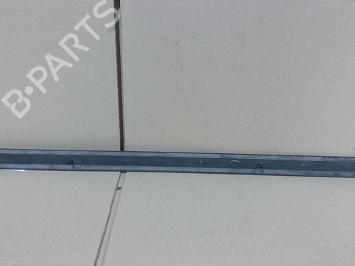 Dørliste Dørliste OPEL MERIVA A MPV (X03) 1.7 CDTI (E75) (100 hp) 31068647 31068647