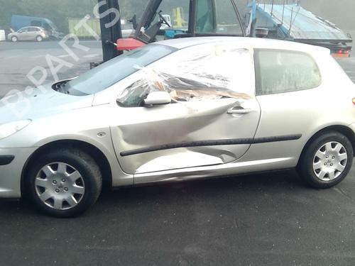 Left mirror PEUGEOT 307 (3A/C) 1.6 HDi | BP20367450C26 