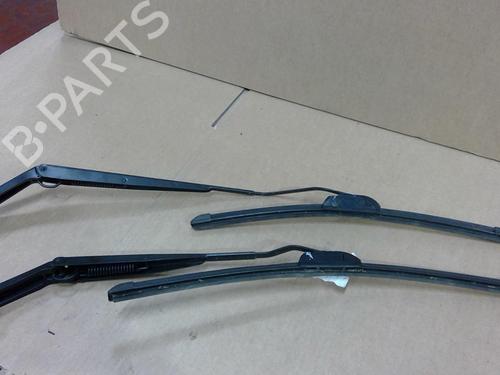 Used Front windshield wiper arm SUZUKI SWIFT V (AZ) 1.2 Hybrid (Mild Hybrid) (A2L412) (83 hp) 29082734