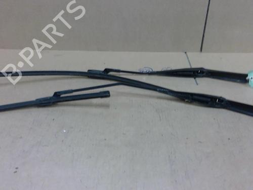 Used Front windshield wiper arm FORD FIESTA VI (CB1, CCN) 1.4 TDCi (70 hp) 27221255