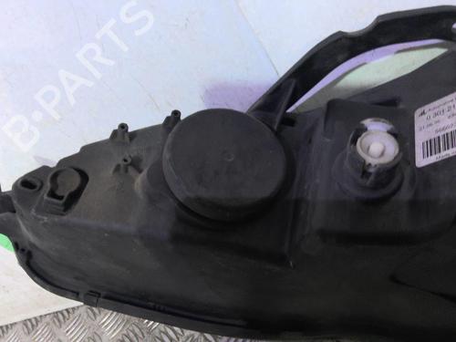 Right headlight PEUGEOT 407 (6D_) 2.0 HDi 135 (6DRHRH, 6DRHRE, 6DRHRG, 6DRHRJ) | BP20354758C29 