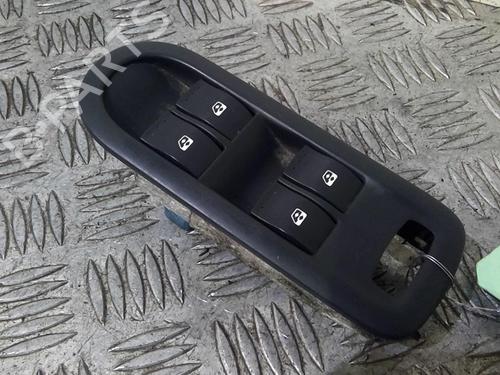 Used Left front window switch Left front window switch RENAULT MEGANE II Coupé-Cabriolet (EM0/1_) 1.9 dCi (131 hp) 20357494 20357494