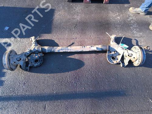Used Rear axle TOYOTA YARIS (_P13_) 1.0 (KSP130_, KSP130) (69 hp) 22709661