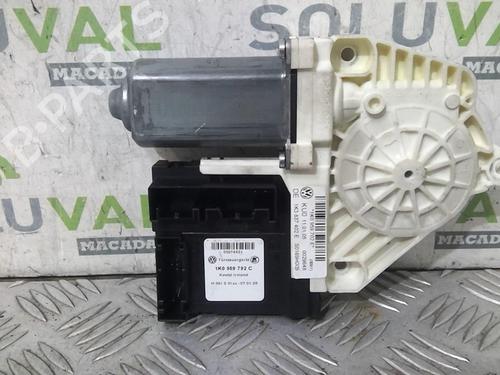 Right front window motor VW GOLF V (1K1) 1.9 TDI | BP26975135E20 - Image 2