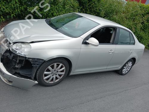 Høyre foran utvendig håndtak VW JETTA III (1K2) 1.6 TDI | BP27837990C129 