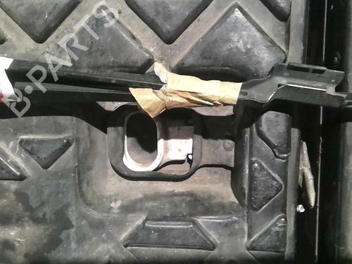 Used Front windshield wiper arm Front windshield wiper arm 21558017 21558017