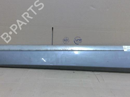 Used Door moulding trim RENAULT SCÉNIC III (JZ0/1_) 1.6 dCi (JZ00, JZ12) (130 hp) 28130461