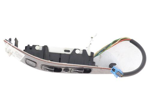Used Left front window switch Left front window switch MERCEDES-BENZ C-CLASS (W203) C 220 CDI (203.008) (150 hp) 33418817 33418817