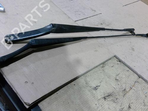Used Front windshield wiper arm AUDI A3 (8P1) 2.0 TDI 16V (140 hp) 31934381