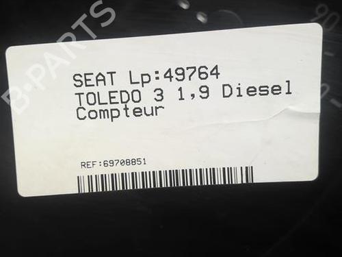 Used Instrument cluster SEAT TOLEDO III (5P2) 1.9 TDI (105 hp) 21810229