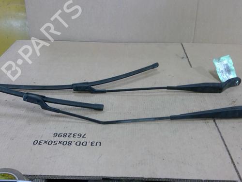 Used Front windshield wiper arm PEUGEOT 208 I (CA_, CC_) 1.4 HDi (68 hp) 26183408