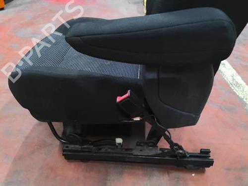 Right front seat PEUGEOT 5008 (0U_, 0E_) 1.6 HDi | BP30159554C16 