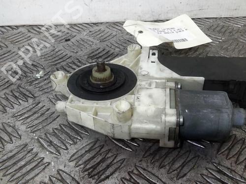 Used Front wiper motor PEUGEOT 407 (6D_) 2.0 HDi 135 (6DRHRH, 6DRHRE, 6DRHRG, 6DRHRJ) (136 hp) 20370608