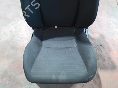 Used Left front seat Left front seat TOYOTA YARIS (_P13_) 1.0 (KSP130_, KSP130) (69 hp) 22709658 22709658