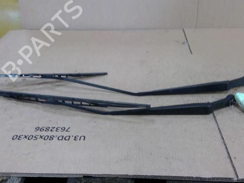 Used Front windshield wiper arm OPEL AGILA (B) (H08) 1.3 CDTI (F68) (75 hp) 26183501