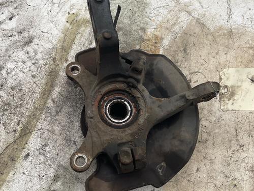 Used Right front steering knuckle Right front steering knuckle SUZUKI SWIFT III (MZ, EZ) 1.3 (RS413, ZC11S) (92 hp) 40172975 40172975