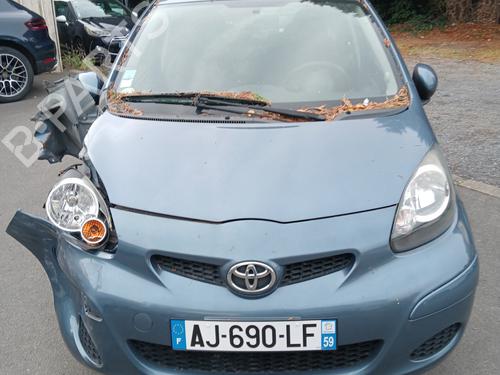 Brugte TOYOTA AYGO (_B1_) 1.0 (KGB10_, KGB10R) (68 hp) 4413226