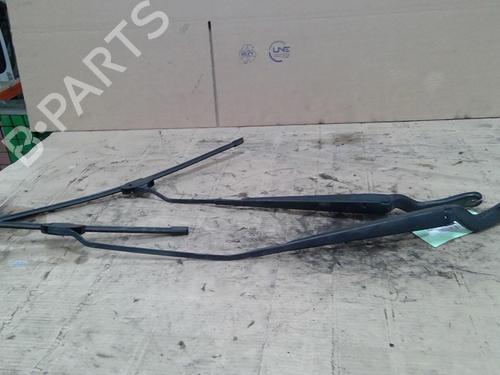 Used Front windshield wiper arm FORD FIESTA V (JH_, JD_) 1.3 (69 hp) 28212842