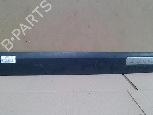 Used Door moulding trim RENAULT ESPACE IV (JK0/1_) 2.2 dCi (JK0H) (150 hp) 29896721