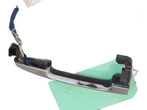 front-left-exterior-door-handle-toyota-yaris-_p9_-2005-2006-2007-2008-2009-2010-2011-2012-2013-2014-30823654 main image