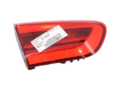 Feu de coffre gauche Feu de coffre gauche BMW 1 (F20) 118 d (150 hp) 35902637 35902637