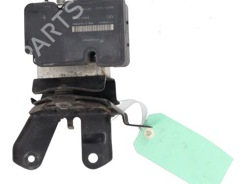 Used ABS pump TOYOTA YARIS (_P9_) 1.4 D-4D (NLP90_, NLP90R) (90 hp) 28066660