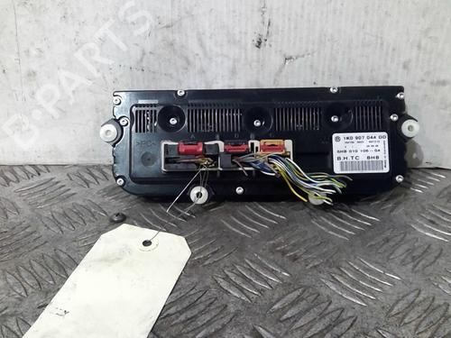 AC Styreenhet / Manøvreringsenhet VW GOLF V (1K1) 1.9 TDI (105 hp) 21817192