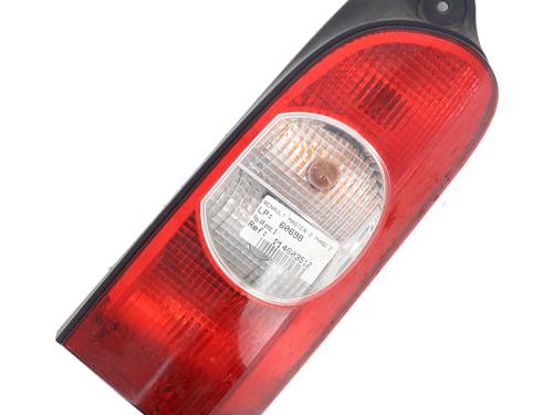 Używane Lampa tylna prawa RENAULT MASTER II Van (FD) 2.5 dCi (FD02) (101 hp) 30056814