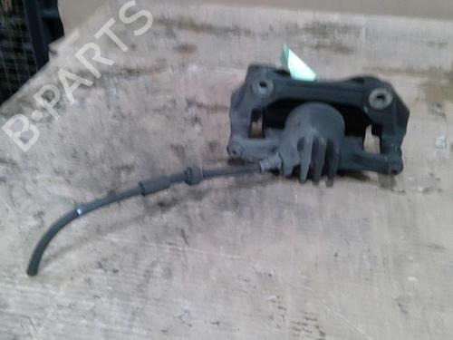Used Right front brake caliper Right front brake caliper RENAULT TRAFIC III Bus (JG_) 1.6 dCi 125 (JGMH) (125 hp) 31068637 31068637