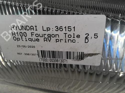 Used Right headlight HYUNDAI H100 Van 2.5 D (78 hp) 21816344