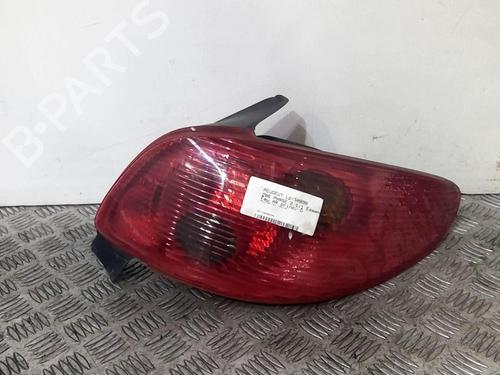 Used Right taillight PEUGEOT 206 Hatchback (2A/C) 1.1 i (60 hp) 20360143