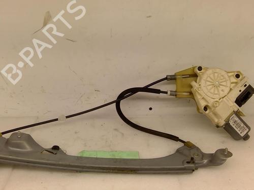 Rudehejsemekanisme Højre bagtil Rudehejsemekanisme Højre bagtil RENAULT LAGUNA III Grandtour (KT0/1) 1.5 dCi (KT0A, KT0R, KT02) (110 hp) 33738175 33738175