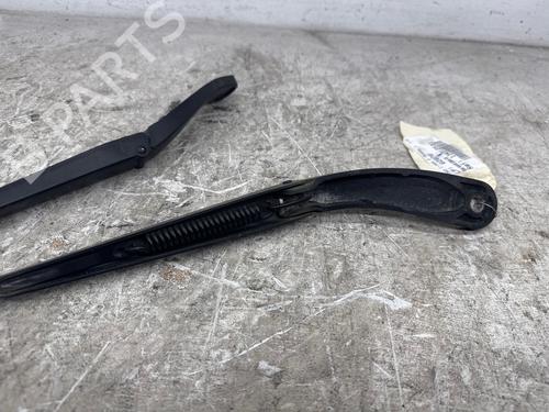 front-windshield-wiper-arm-ford-c-max-ii-dxacb7-dxaceu-2010-2011-2012-2013-2014-2015-2016-2017-2018-2019-40061556 main image