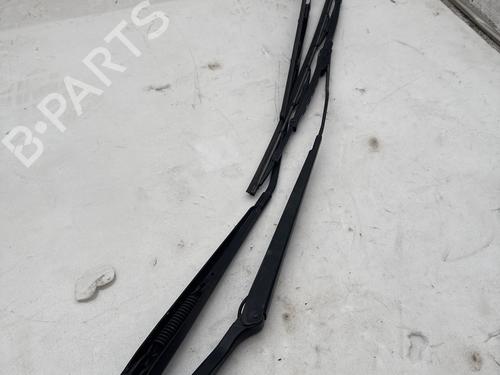 Used Front windshield wiper arm Front windshield wiper arm 37418770 37418770