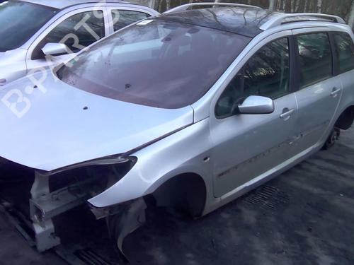 Fuse box PEUGEOT 307 Break (3E) 1.6 HDi 110 | BP20368176E1 