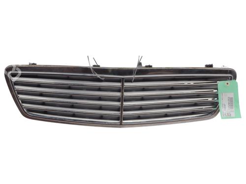 Used Grille MERCEDES-BENZ C-CLASS (W203) C 220 CDI (203.006) (136 hp) 30380975