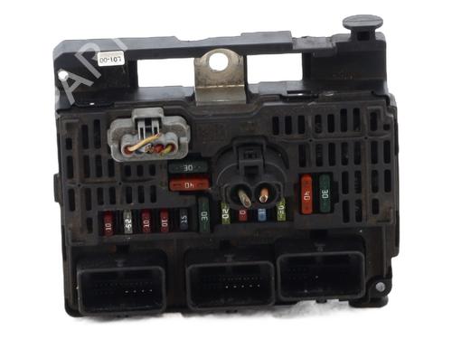 Sicherungskasten für PEUGEOT 407 (6D_) 2.0 HDi 135 (6DRHRH, 6DRHRE, 6DRHRG, 6DRHRJ) (136 hp) 31704330