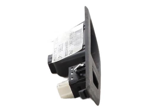 Used Right rear window switch Right rear window switch PEUGEOT 208 II (UB_, UP_, UW_, UJ_) 1.2 PureTech 100 (101 hp) 27508395 27508395