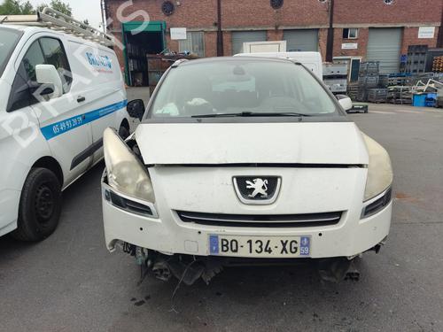 Fuse box PEUGEOT 5008 (0U_, 0E_) 1.6 HDi | BP30147837E1