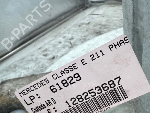 Dørrute Høyre bak Dørrute Høyre bak MERCEDES-BENZ E-CLASS (W211) E 320 CDI (211.026) (204 hp) 36850984 36850984