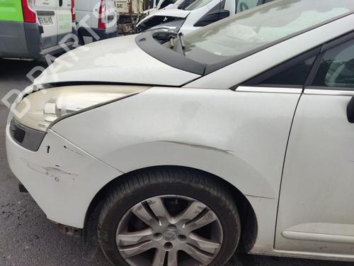 Fuse box PEUGEOT 5008 (0U_, 0E_) 1.6 HDi | BP30147837E1