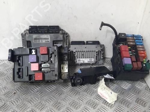 Elektronische module RENAULT ESPACE IV (JK0/1_) 2.0 dCi (JK01, JK02, JK1J, JK1K, JK1H) (150 hp) 20359889