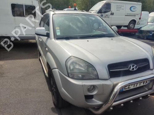 Left headlight HYUNDAI TUCSON (JM) 2.0 CRDi All-wheel Drive | BP20350524C28 