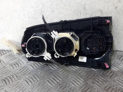 Commande Chauffage TOYOTA YARIS (_P13_) 1.0 (KSP130_, KSP130) (69 hp) 20351870