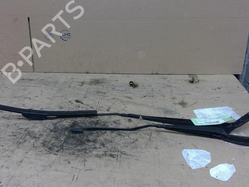 Used Front windshield wiper arm PEUGEOT 206 Hatchback (2A/C) 1.1 i (60 hp) 28212849
