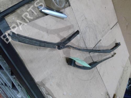 Braccio tergicristallo anteriore KIA CEE'D (JD) 1.6 CRDi 110 (110 hp) 31987416