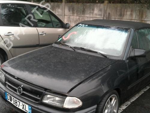Brugte OPEL ASTRA F Convertible (T92) 2.0 i 2033519